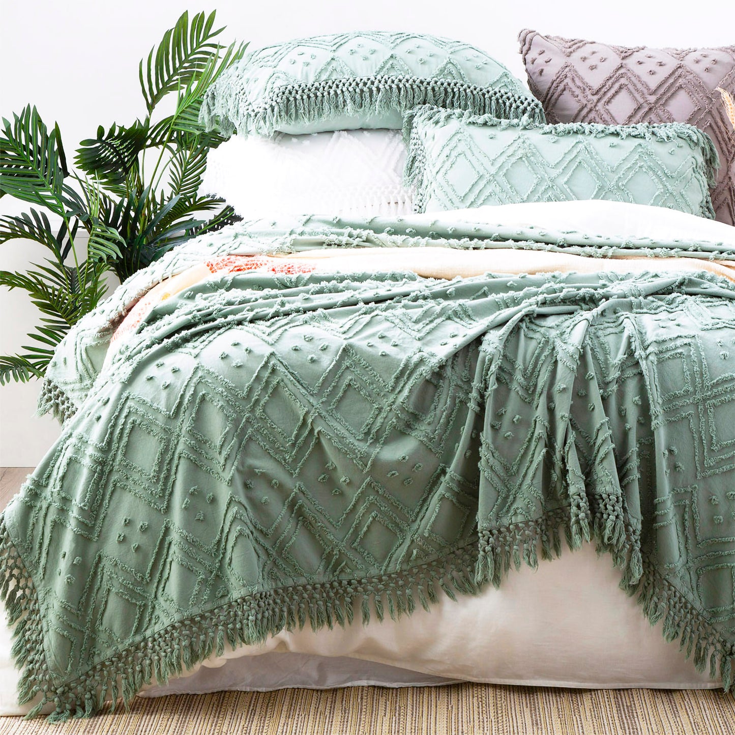 Park Avenue Medallion 100 % cotton Vintage washed Tuffted Bed Cover set