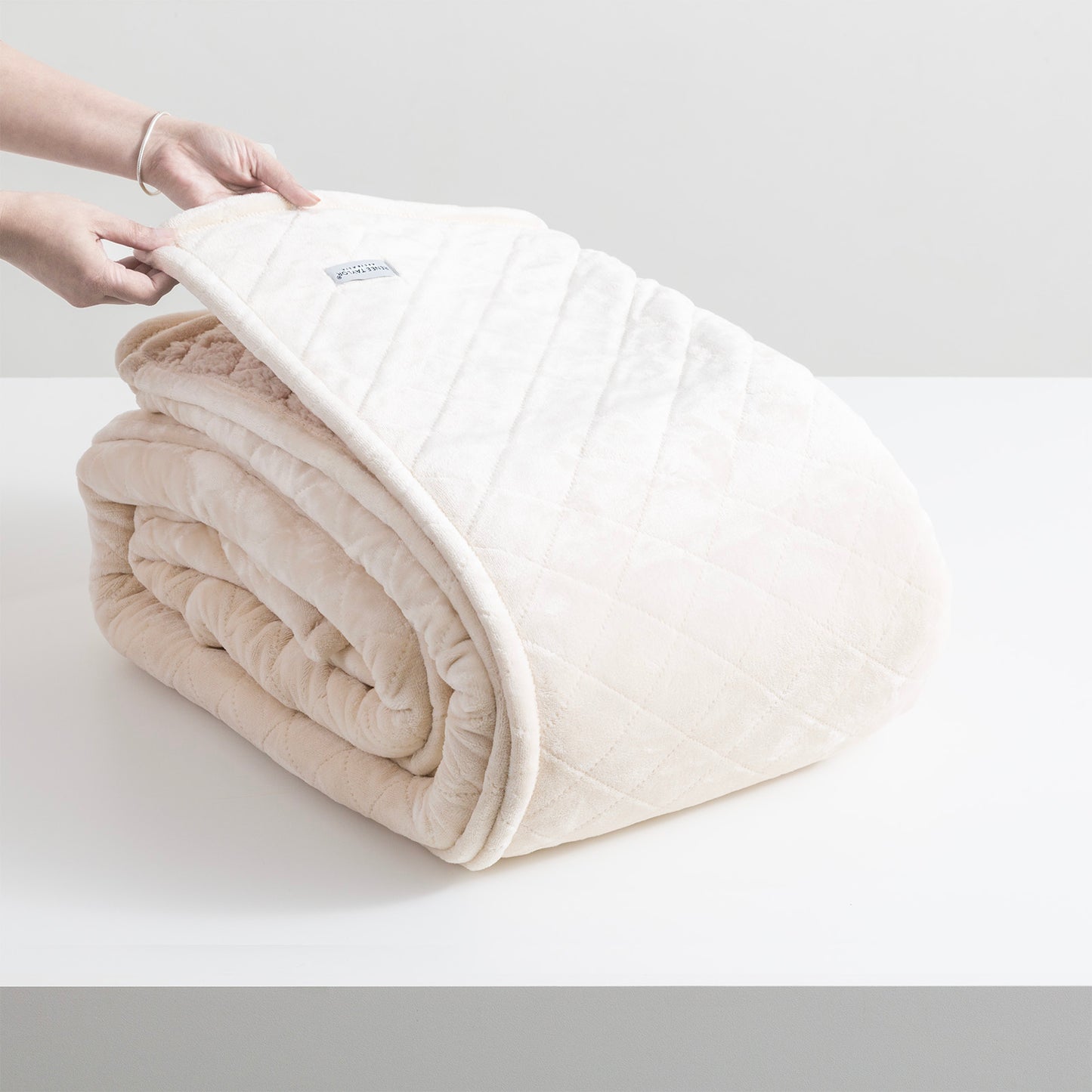 Heston Ultra Soft Velvet Sherpa Blanket - 480 GSM