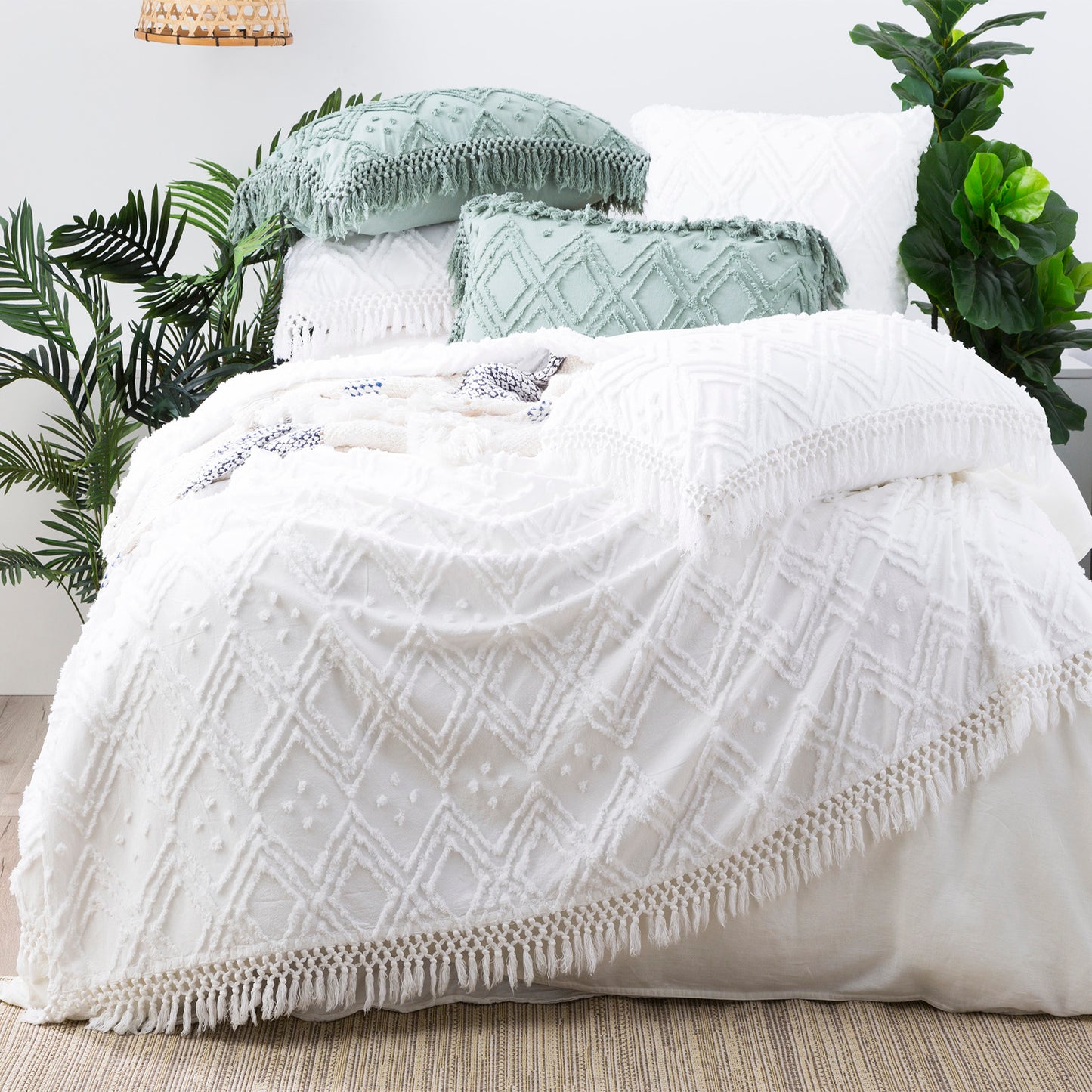 Park Avenue Medallion 100 % cotton Vintage washed Tuffted Bed Cover set