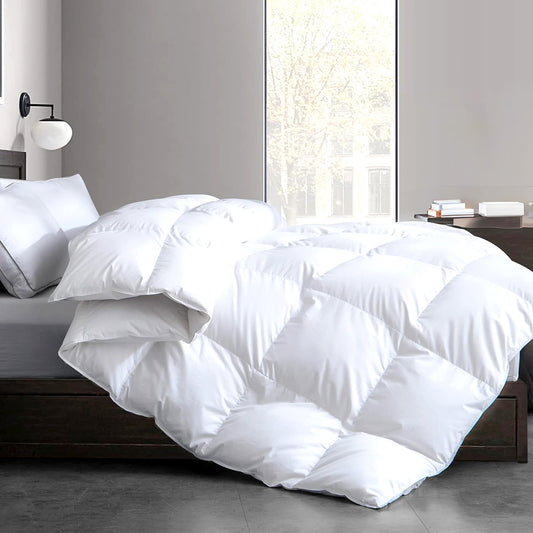 Ultimate 80% White Goose Down and Feather Quilt